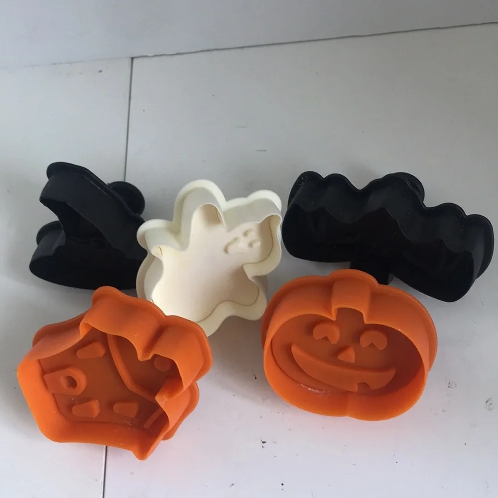 William Sonoma Kids Halloween Cookie Cutters Press-And-Stamp Set Of 5